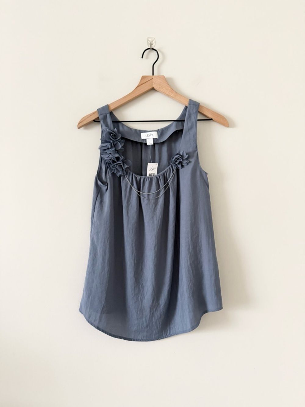 NWT LOFT Slate Blue Floral Applique Detail Sleeveless Tank Size S